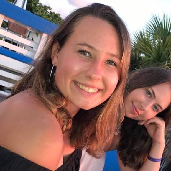 Meet your Posher, Sophia - Picture 1 of 1